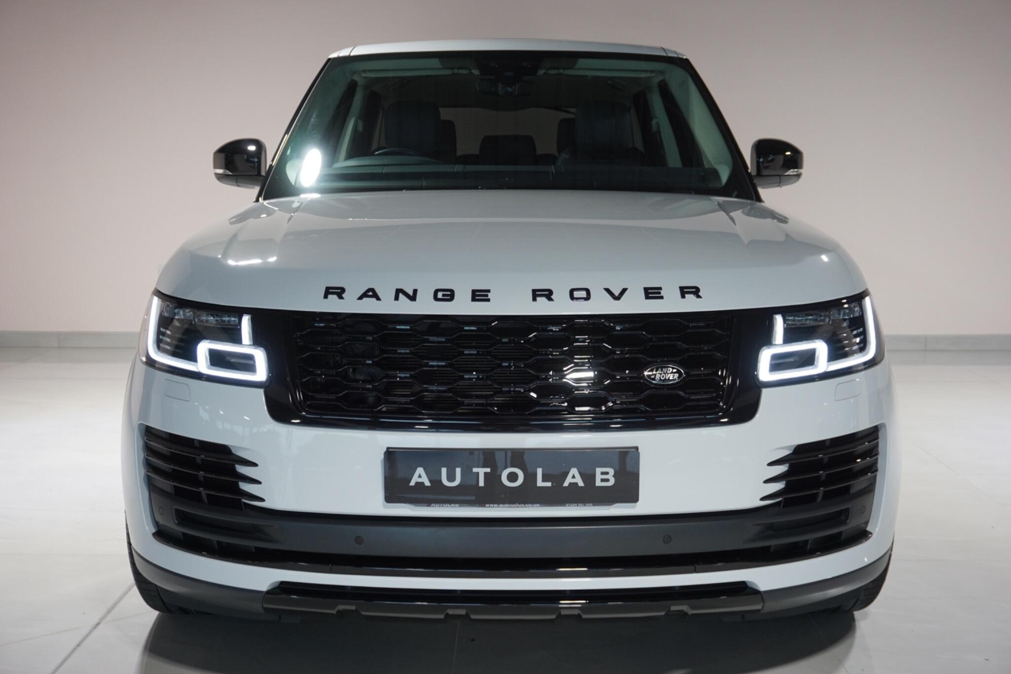 Land Rover Range Rover 2.0 P400e 13.1kWh Vogue SUV 5dr Petrol Plug-in Hybrid Auto 4WD Euro 6 (s/s) (404 ps)